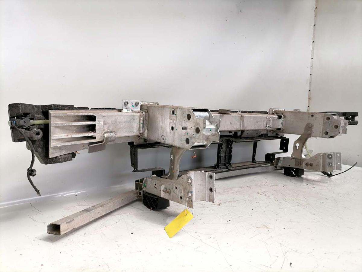 BMW 7er G70 original Tr&auml;ger Quertr&auml;ger Sto&szlig;stange Stossf&auml;nger vorn Fronmittelteil Bj.2022